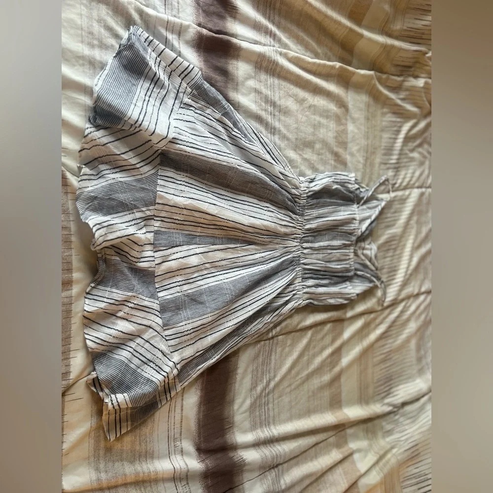 EXPRESS Ruffle Wrap Dress - Picture 3 of 5